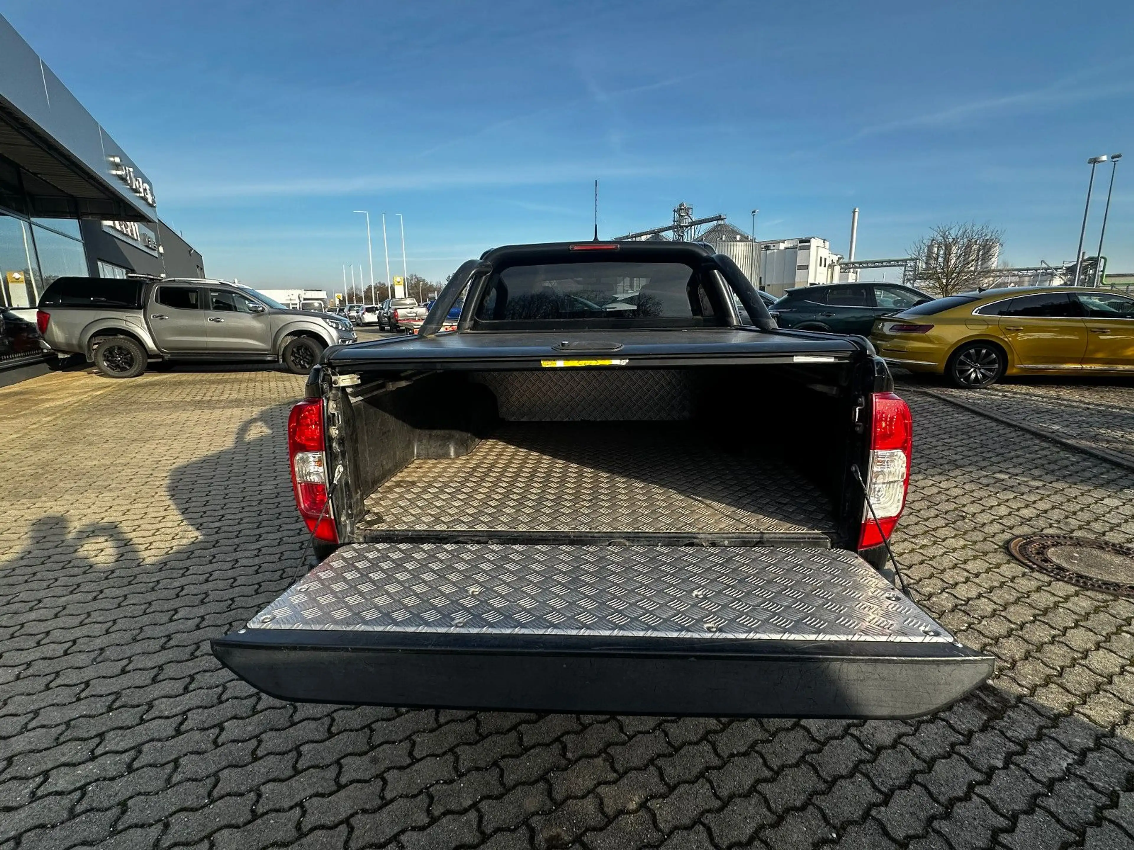 Nissan Navara Tekna — photo 9
