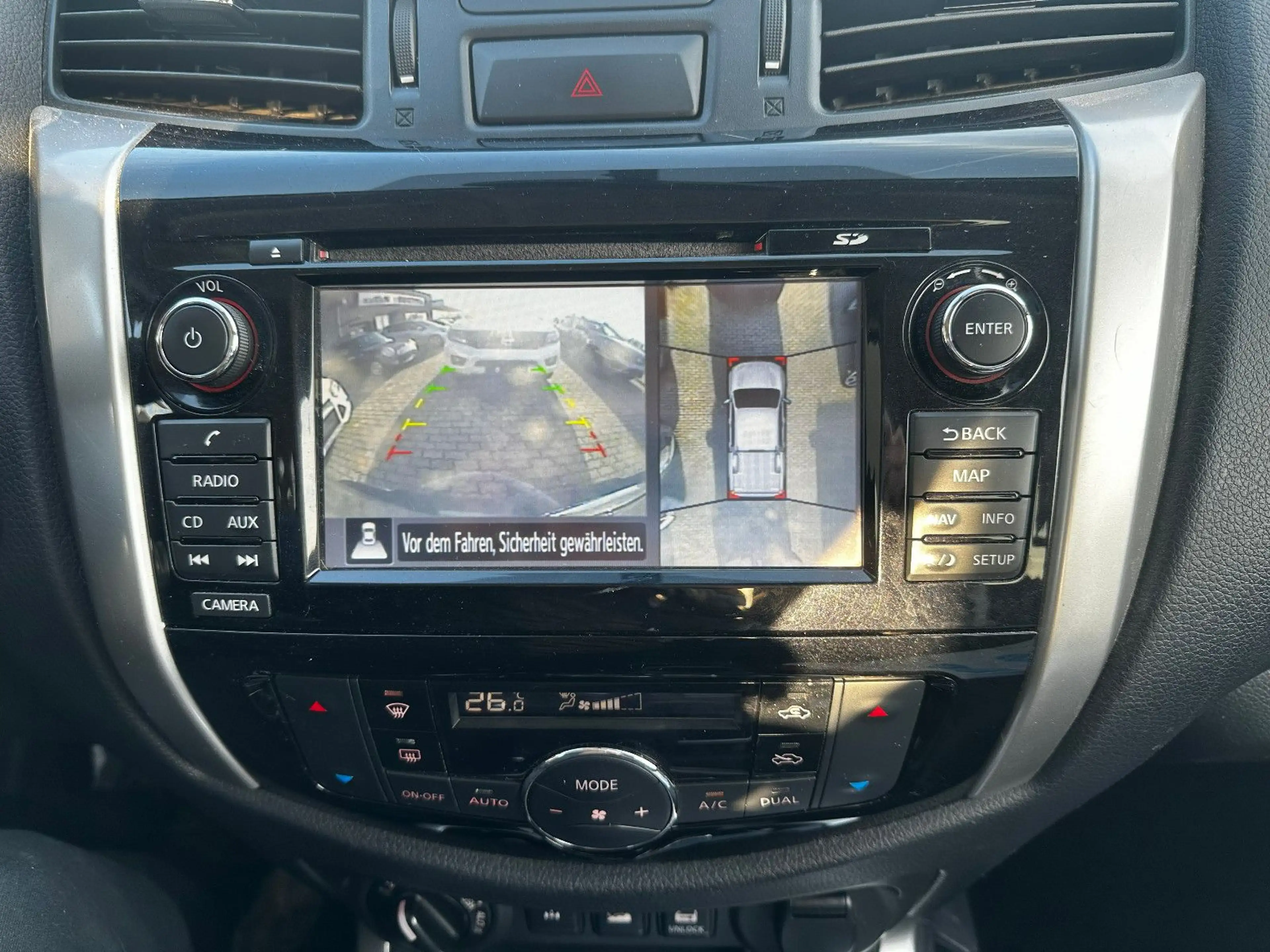 Nissan Navara Tekna — photo 14
