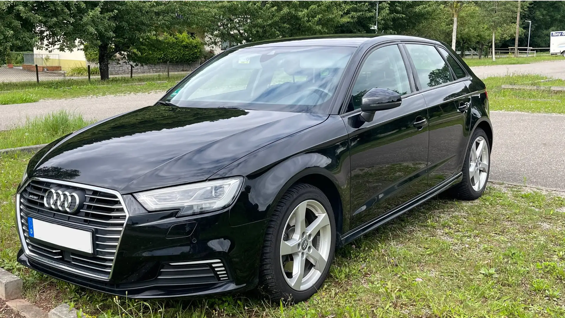 Audi A3 A3 40 e-tron Sportback S tronic Schwarz - 2