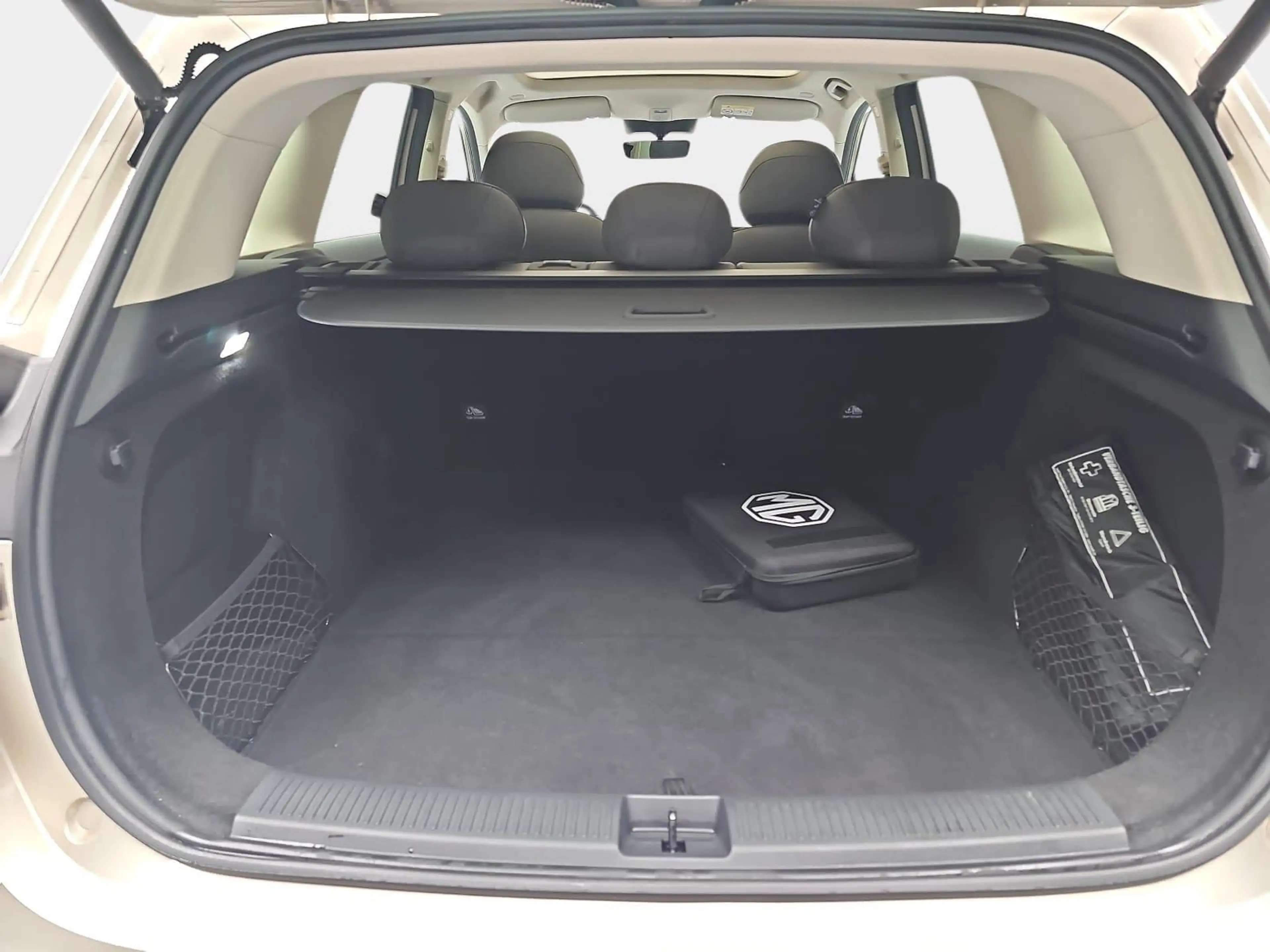 MG MGS6 EV MGS6 EV 77 KWH LUXURY AWD PANORAMA LEDER 20-ZOLL — photo 15