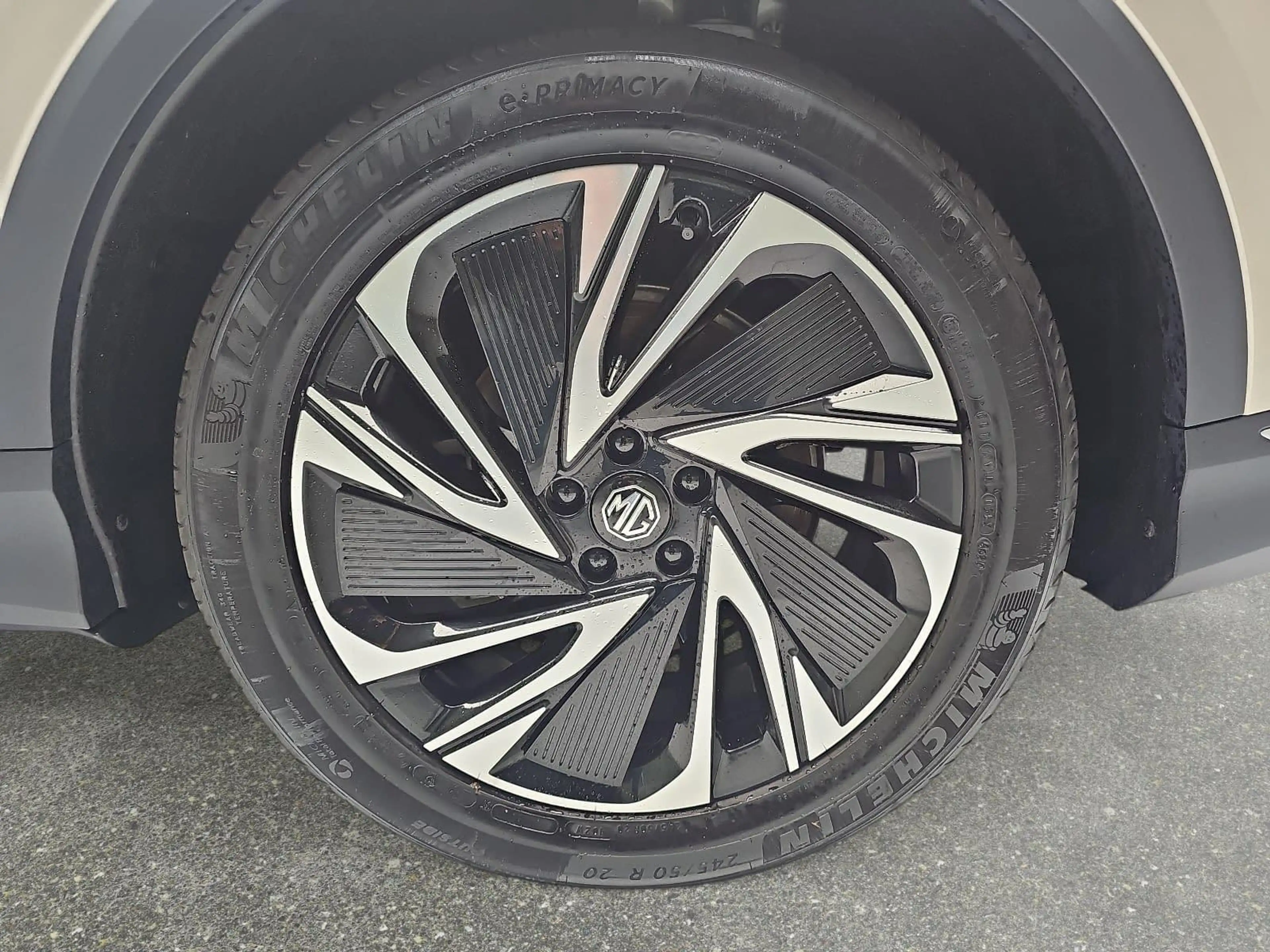 MG MGS6 EV MGS6 EV 77 KWH LUXURY AWD PANORAMA LEDER 20-ZOLL — photo 7