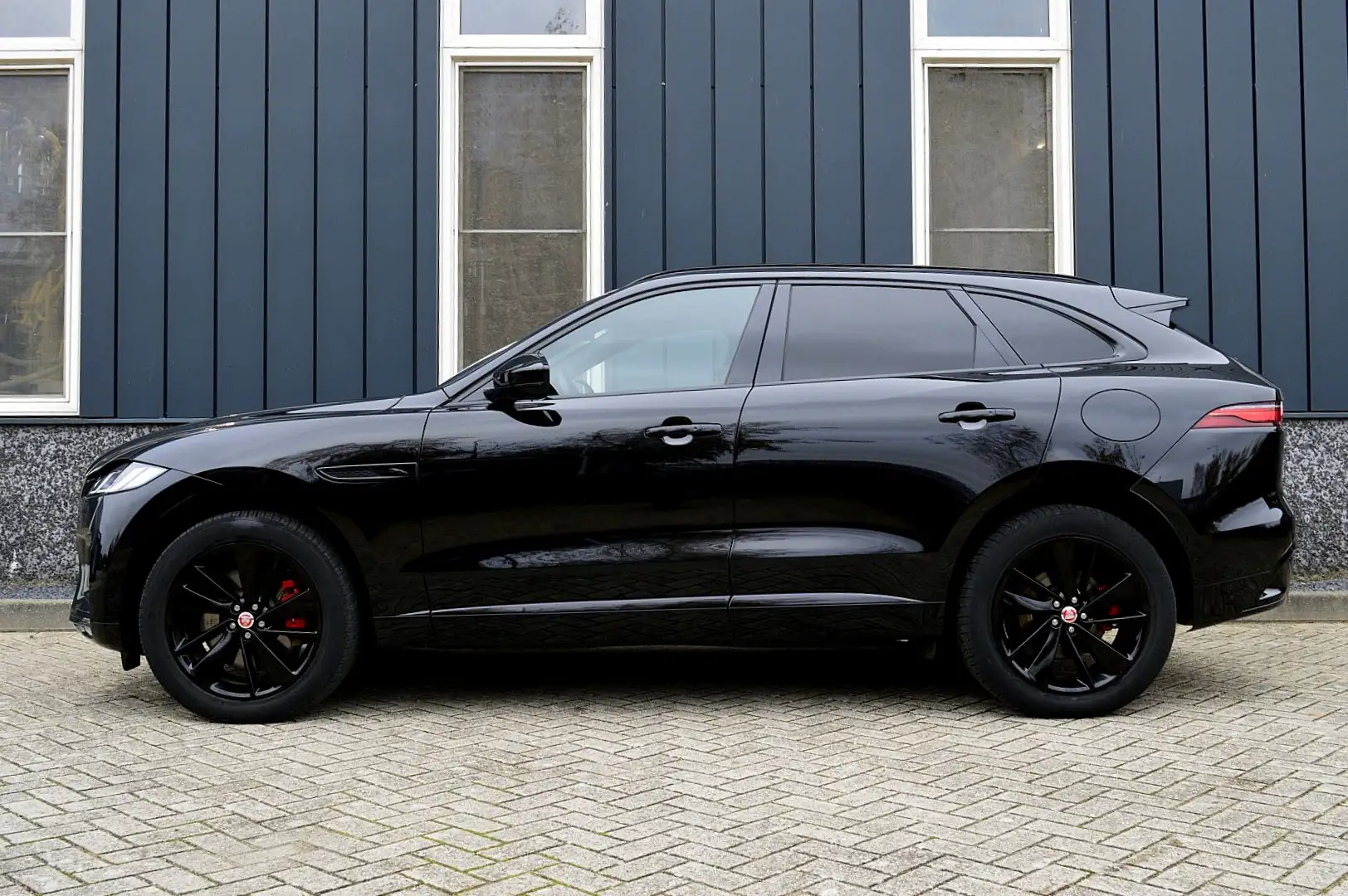 Jaguar F-Pace 2.0 P400e PHEV R-Dynamic Black Rijklaarprijs-Garan Zwart - 2