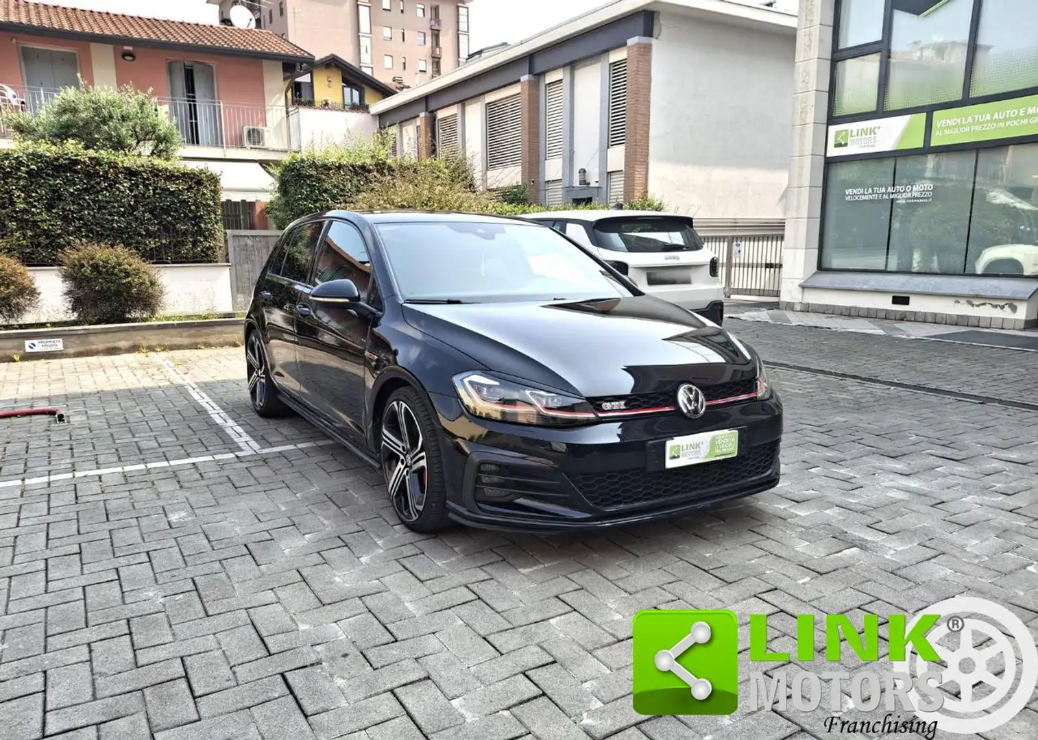 Volkswagen Golf GTI Performance 2.0 245 CV TSI DSG GARANZIA INCLUSA Zwart - 1