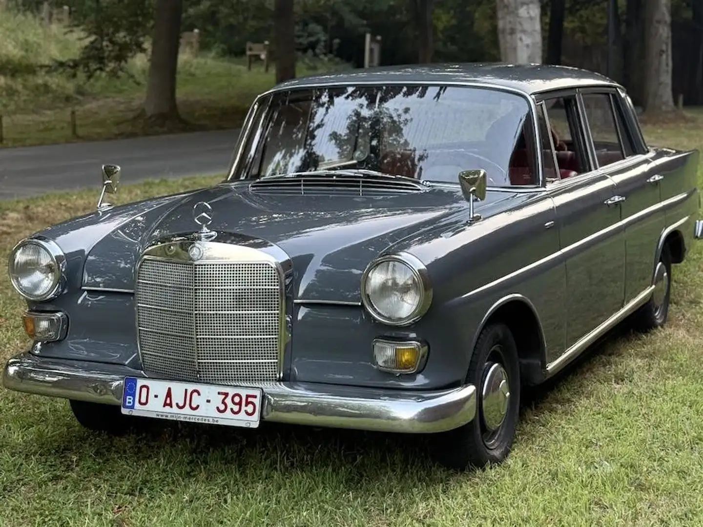 Mercedes-Benz 200 OLDTIMER - 200 D Grey - 1