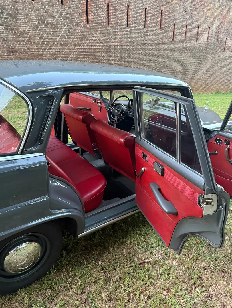 Mercedes-Benz 200 OLDTIMER - 200 D Grey - 2