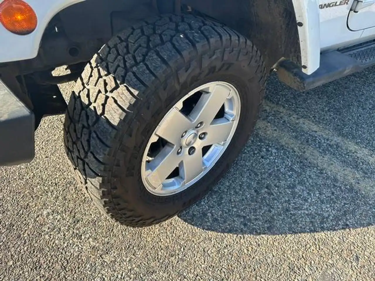 Jeep Wrangler снимка Jeep Wrangler