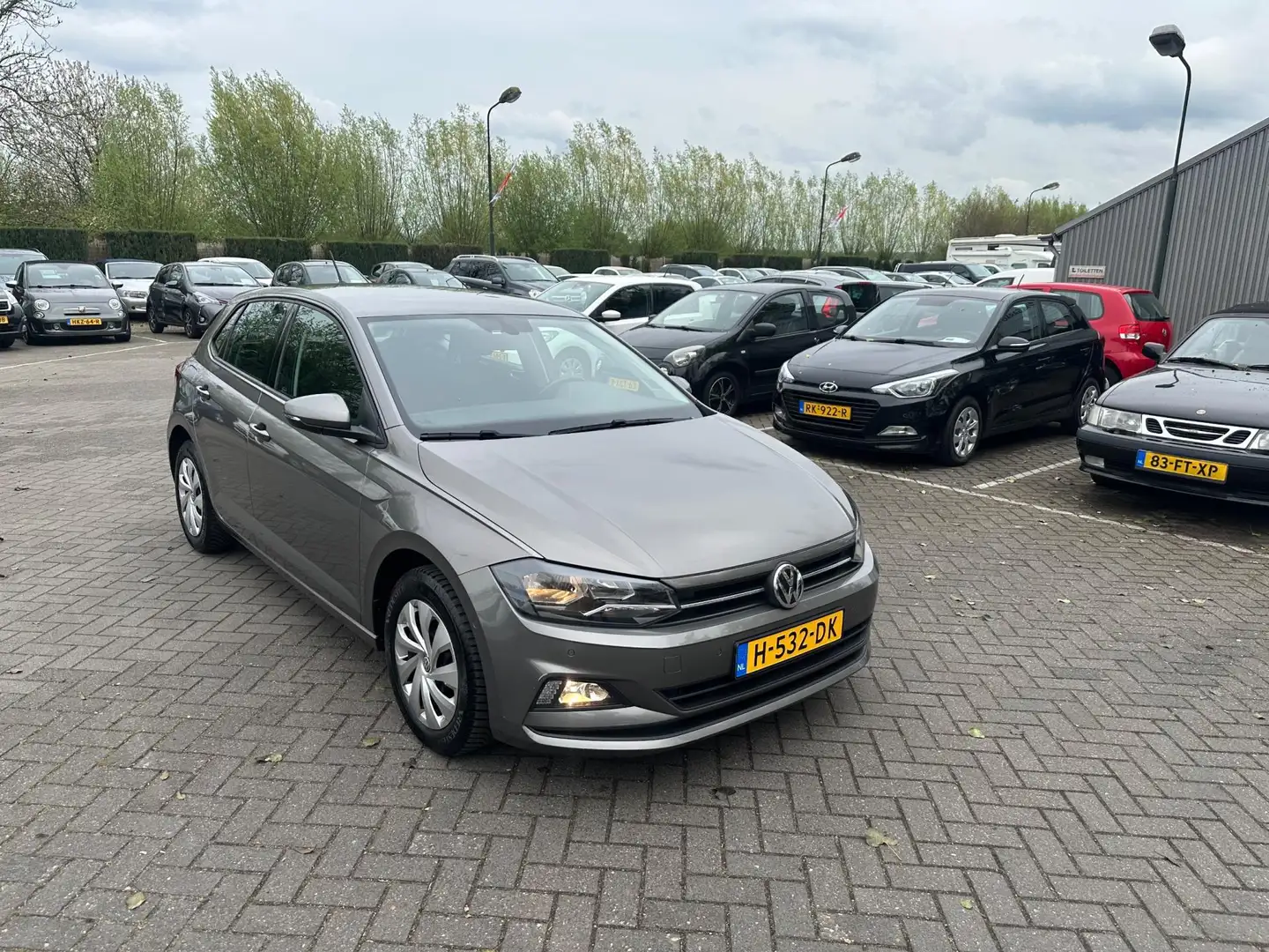 Volkswagen Polo 1.0 TSI Comfortline Business , navigatie , pdc voo Grau - 2