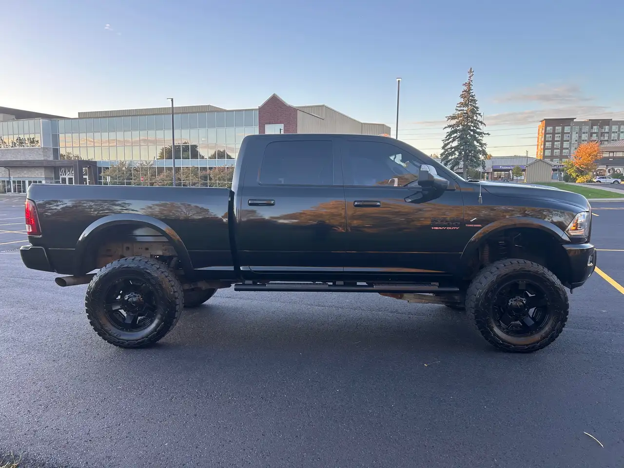RAM 2500 снимка RAM 2500