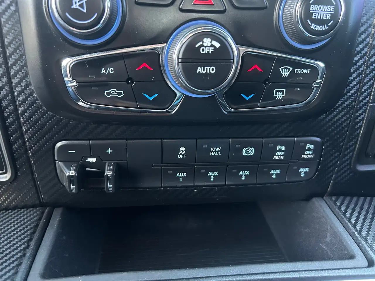 RAM 2500 снимка RAM 2500