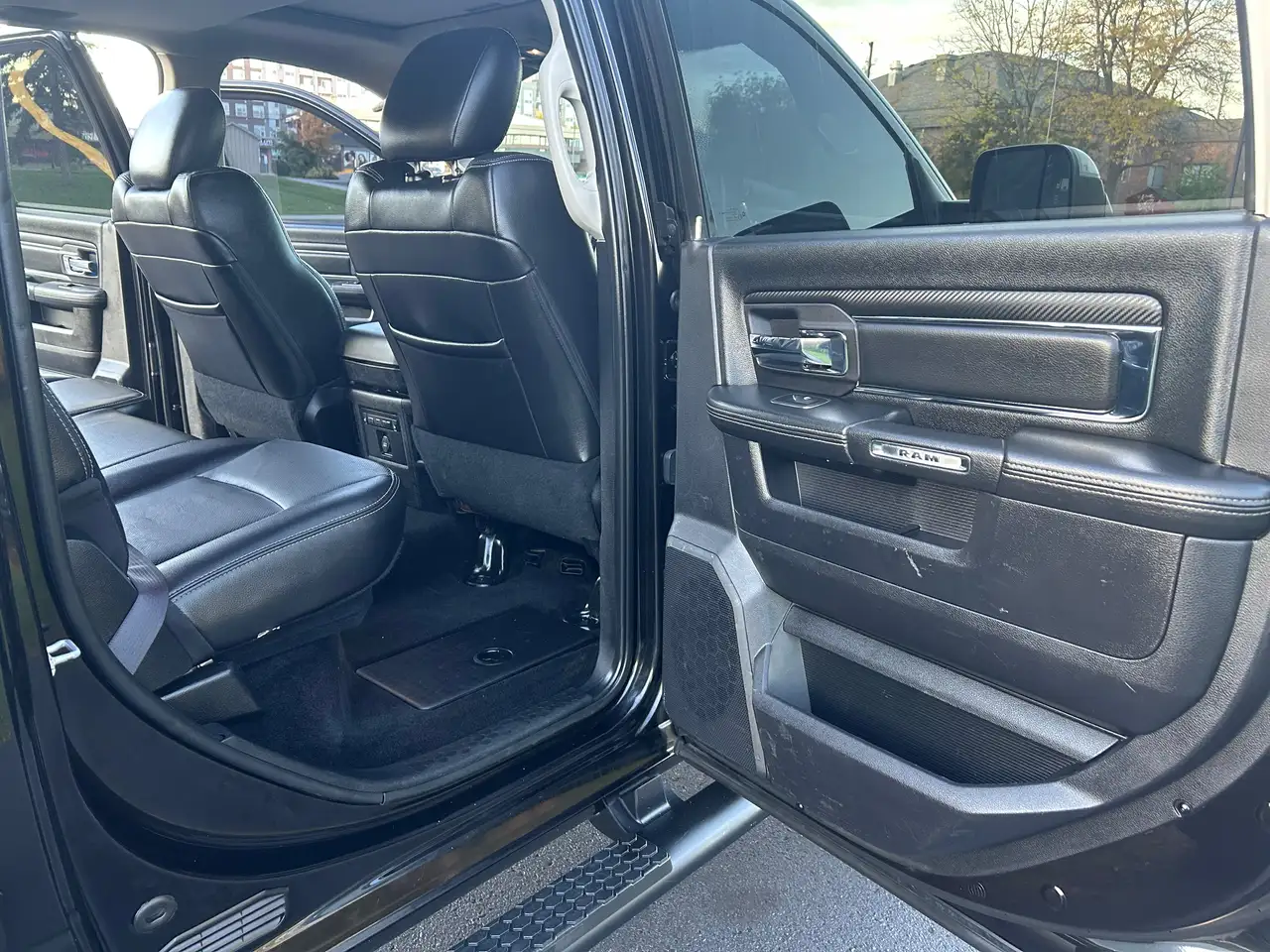 RAM 2500 снимка RAM 2500
