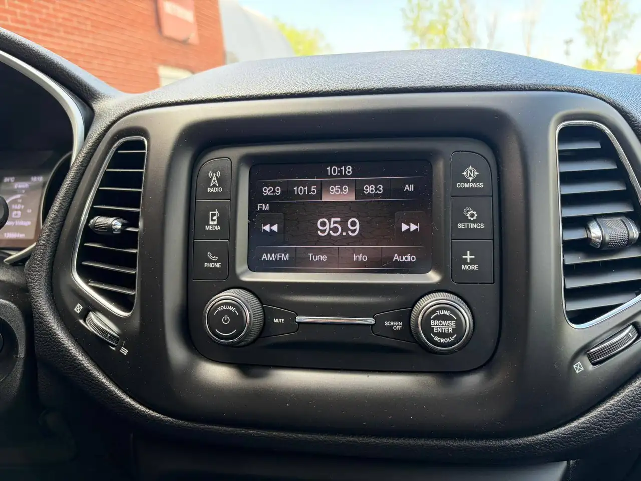Jeep Compass photo Jeep Compass