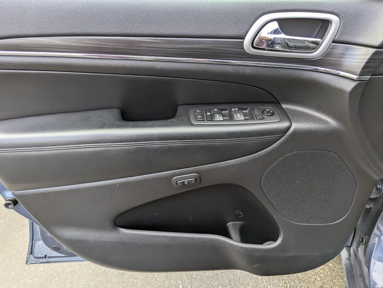 Jeep Grand Cherokee снимка Jeep Grand Cherokee