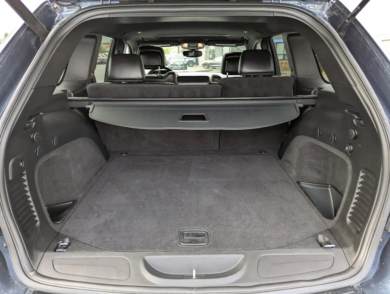 Jeep Grand Cherokee снимка Jeep Grand Cherokee