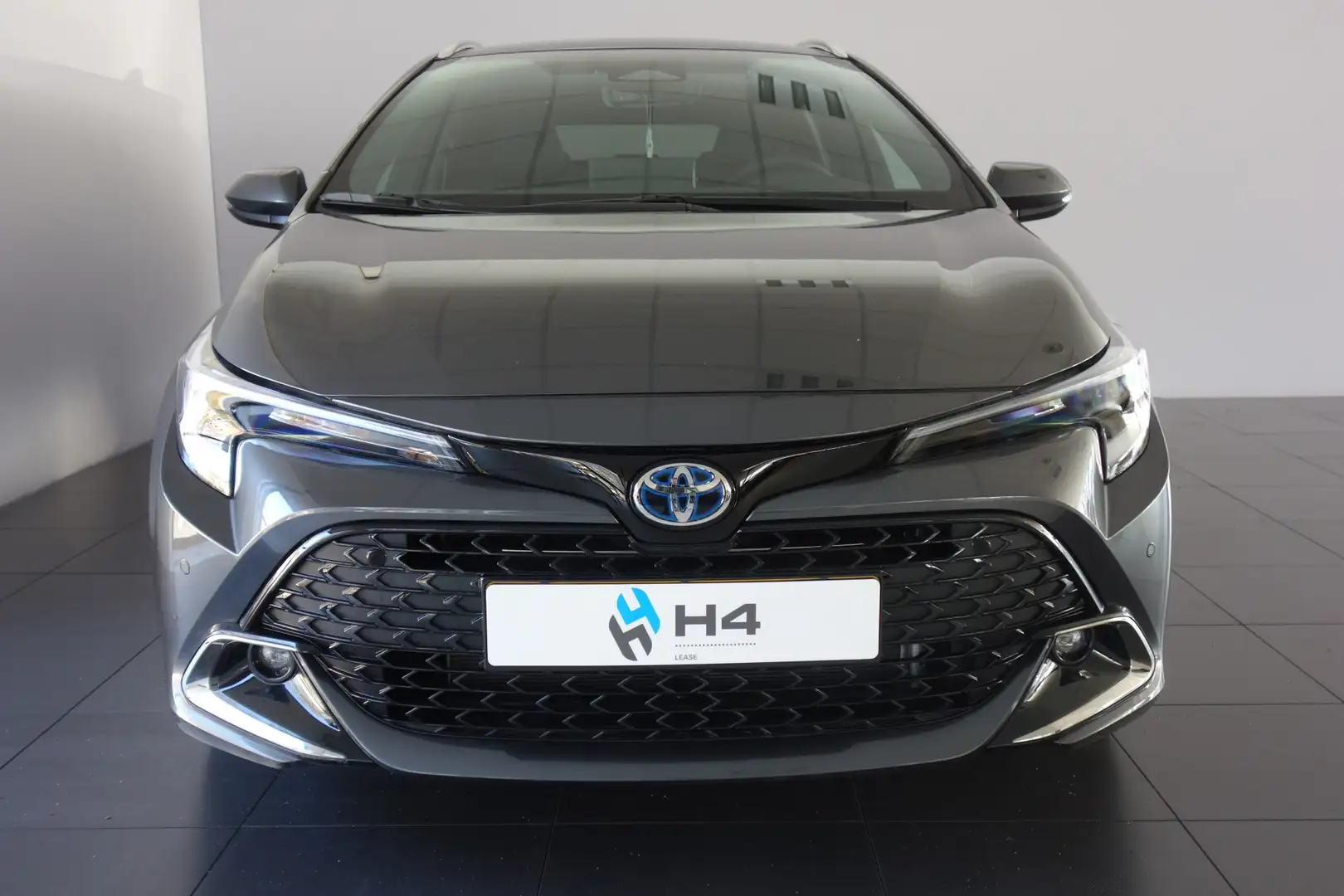 Toyota Corolla Touring Sports Hybrid 140 Dynamic Team D Grijs - 2