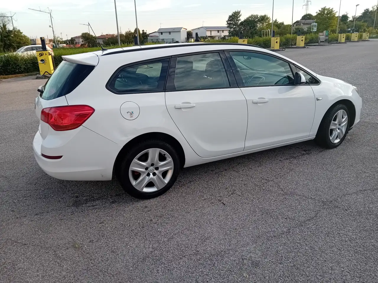 Opel Astra 3p 2.0 dti Sport Edition, foto 3