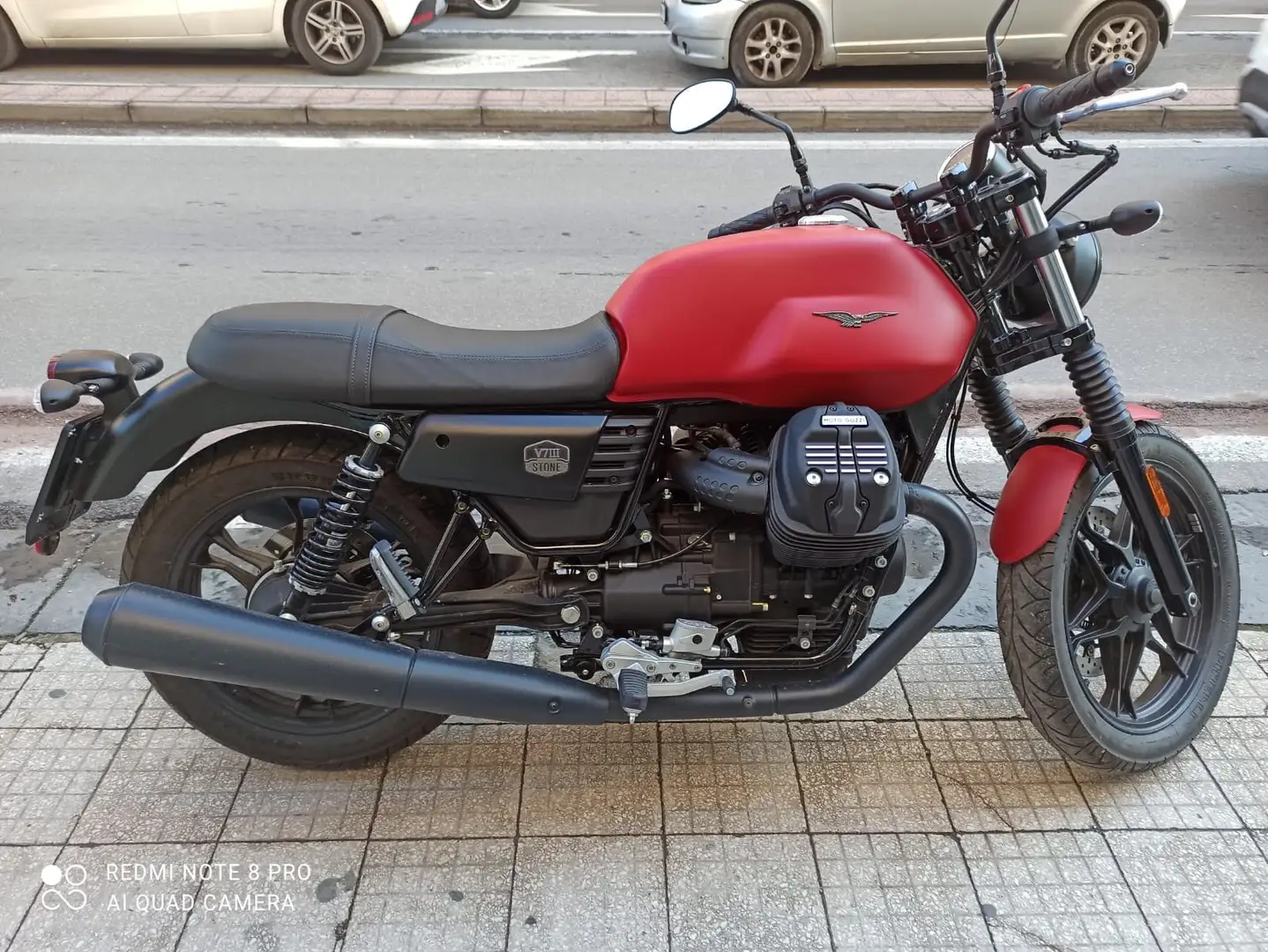 Moto Guzzi V 7 Rosso - 1