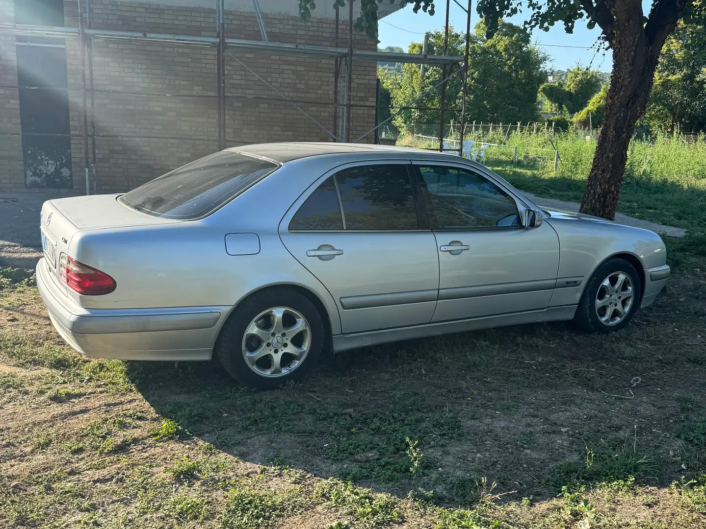 Mercedes-Benz E 220 Classe E - W210 Berlina td cdi Elegance Szary - 1