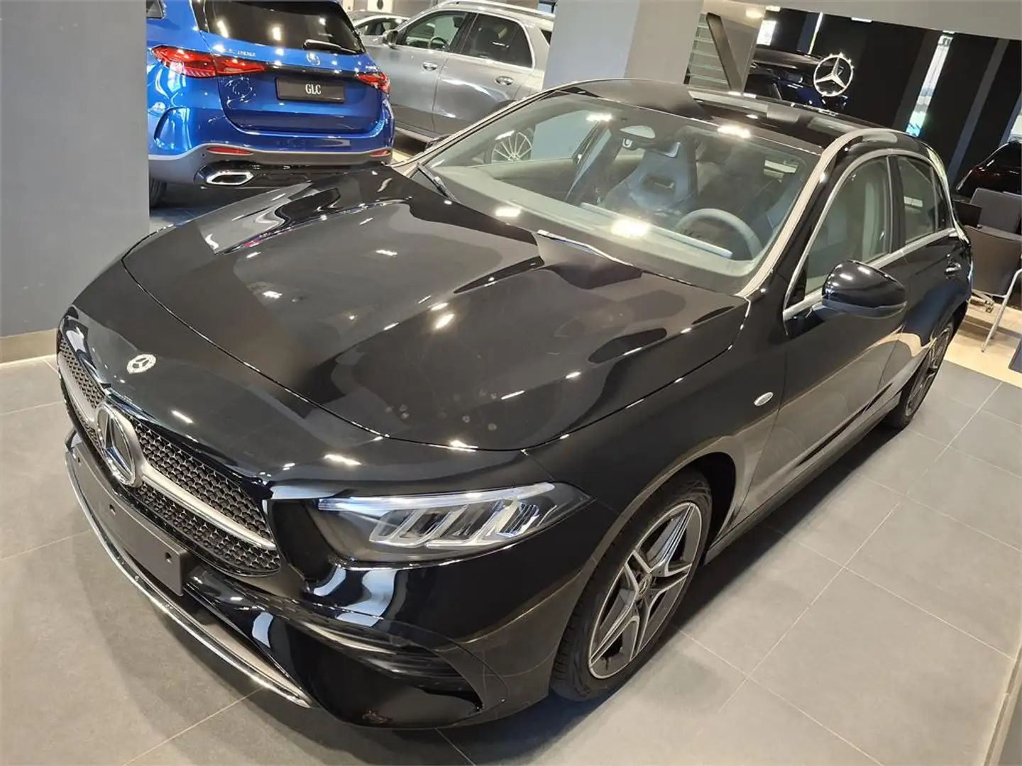 Mercedes-Benz A 250 e con tecnologí híbrida EQ - 1