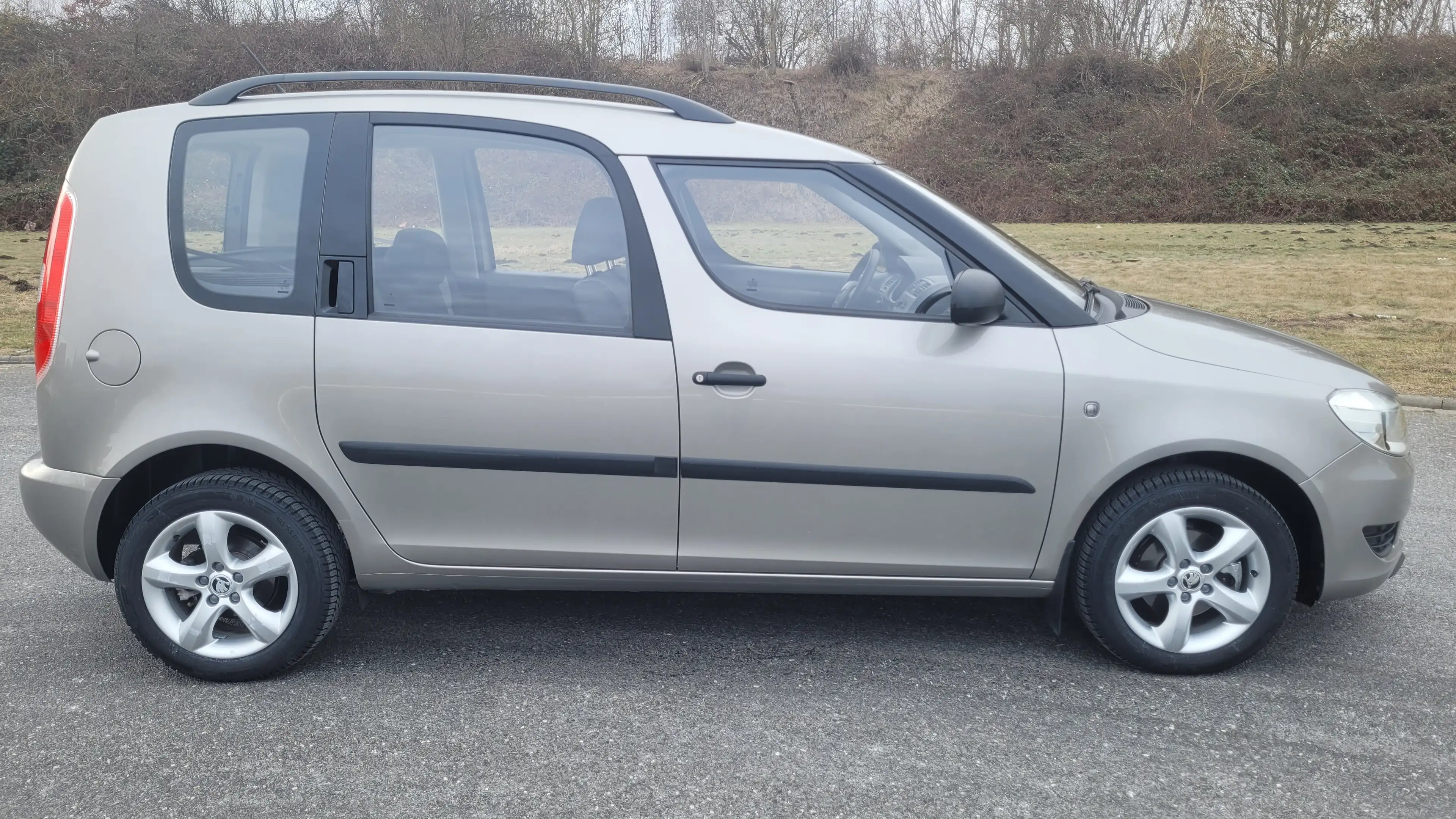Skoda Roomster Roomster 1.2 TSI Active erst 18.350 KM-Klima-1.Hd — photo 5