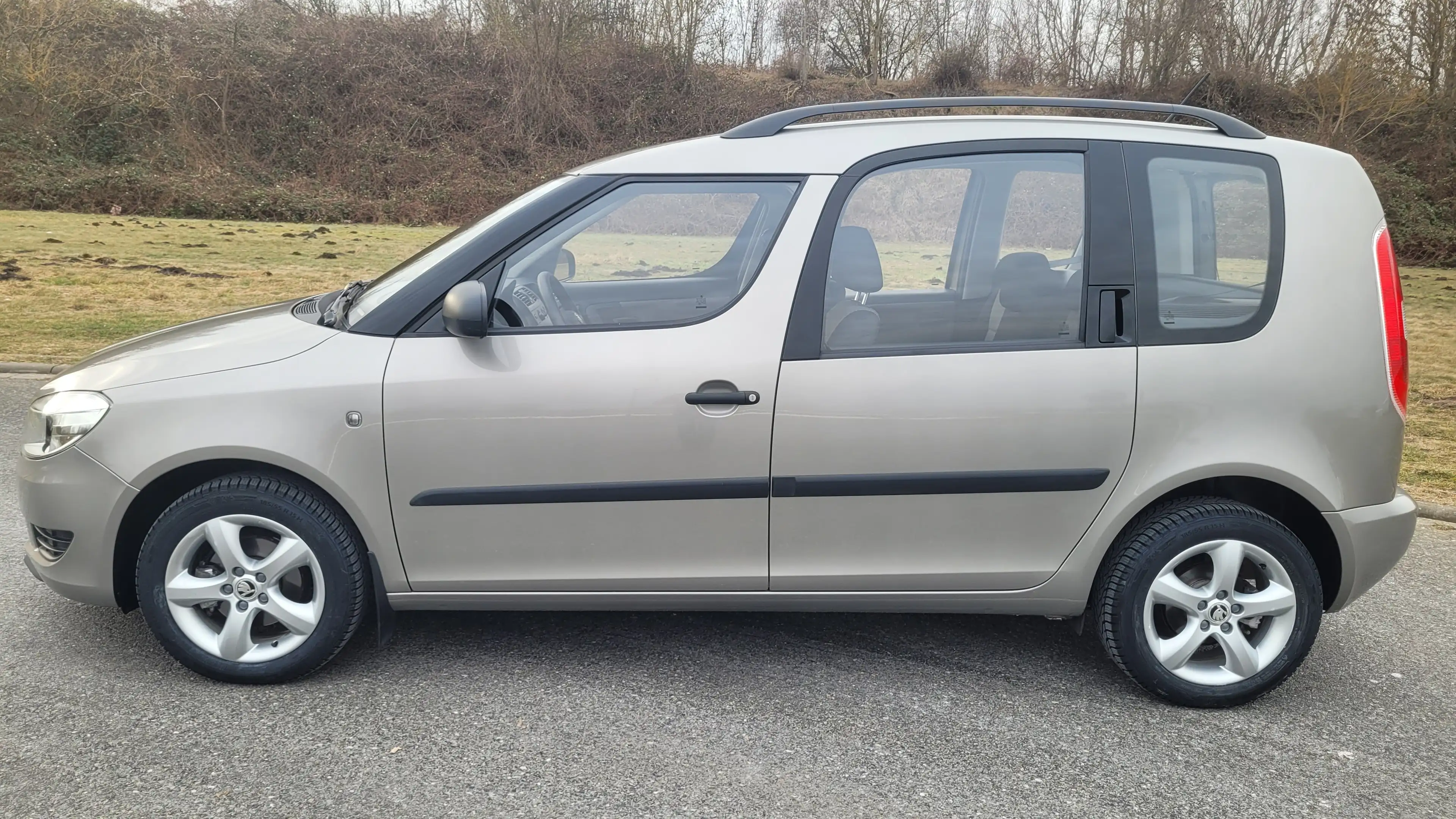Skoda Roomster Roomster 1.2 TSI Active erst 18.350 KM-Klima-1.Hd — photo 2