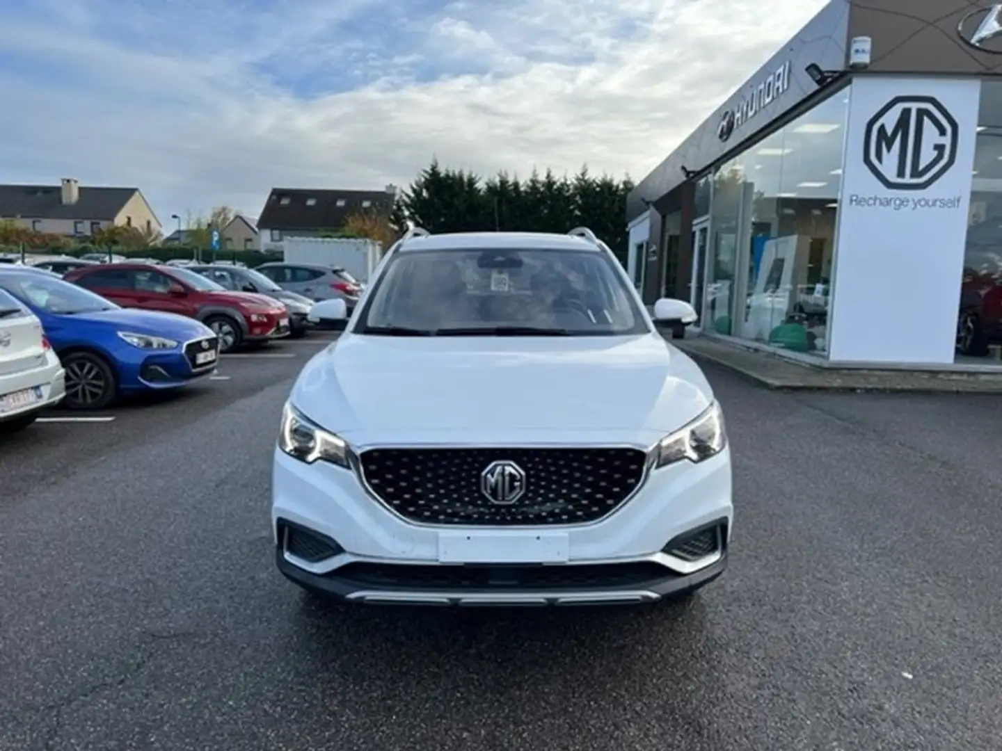 MG ZS EV 44.5 KwH LUXURY (Site Nivelles : 067 22 03 61) Wit - 2