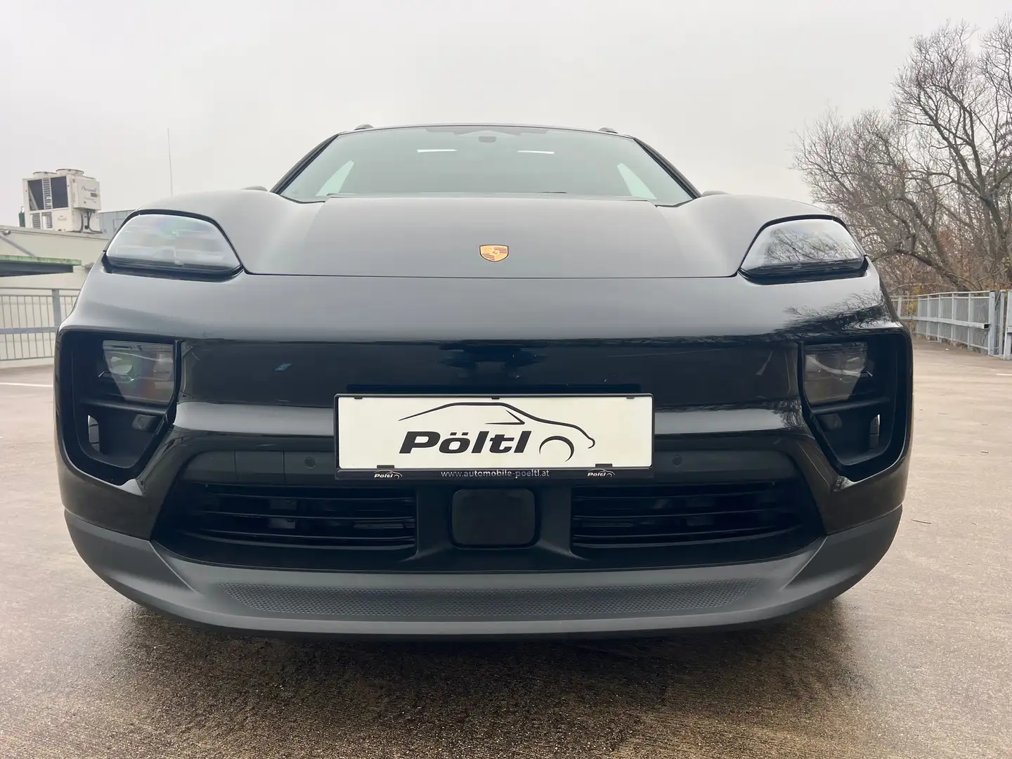 Porsche Macan 4 SPORT CHRONO NAVI PANO KAMERA 18 WEGE SITZE 21" Schwarz - 2