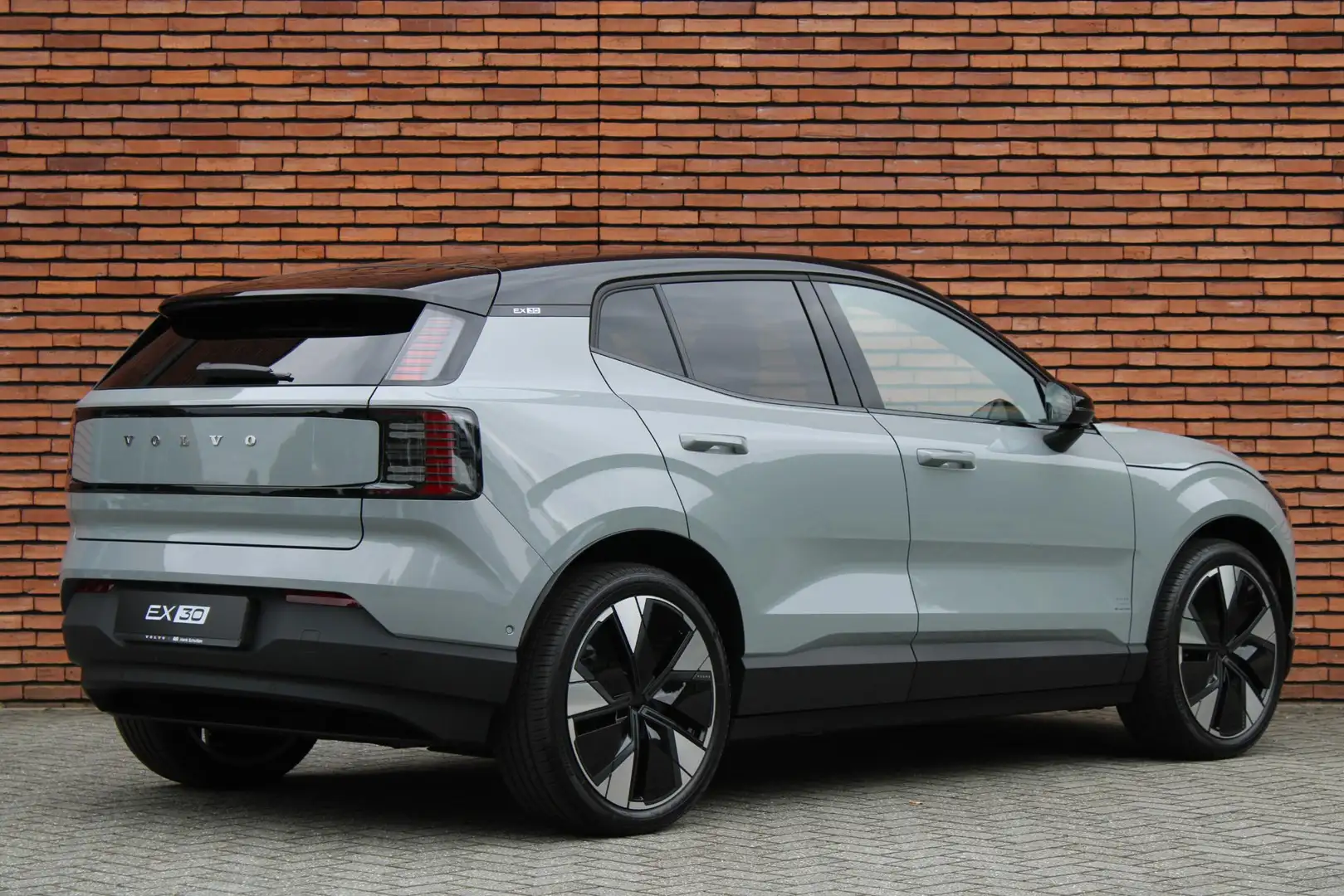 Volvo EX30 Twin Motor AWD Performance Ultra | Trekhaak en 160 Grijs - 2