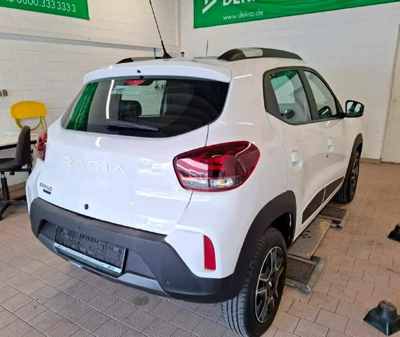 Dacia Spring 45 ExpressionPaket CCS - Navi Silber - 2