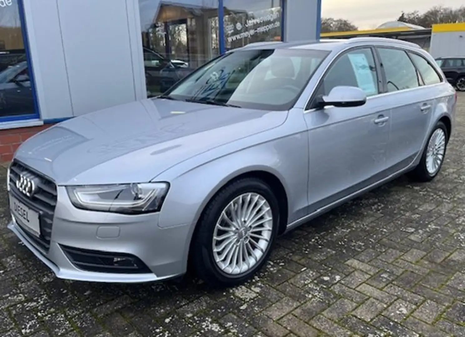 Audi A4 Avant 2.0 TDI Ambition Navi AHK Sitzhzg Gris - 1
