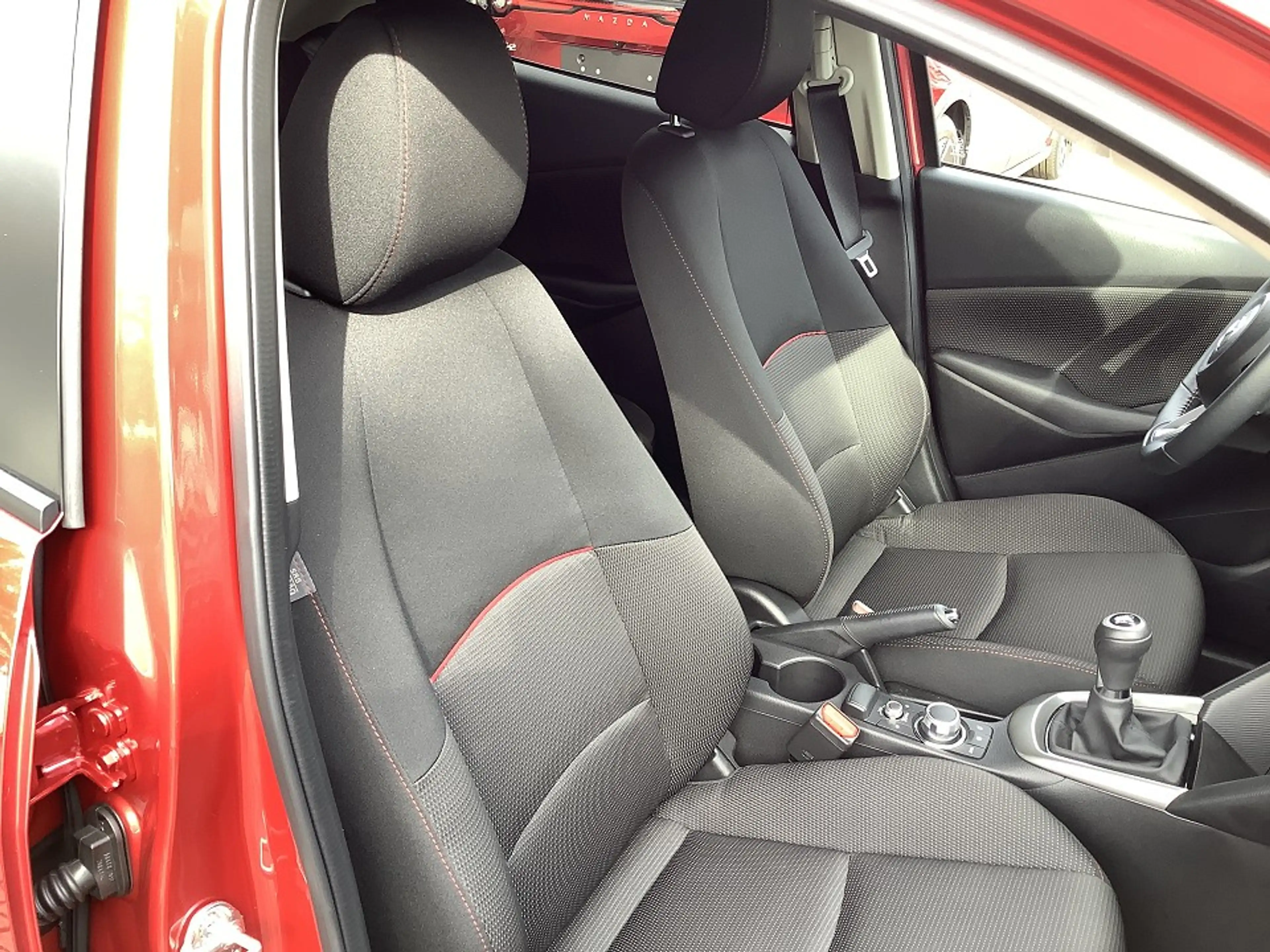 Mazda 2 e-SKYACTIV G 90 Homura Garantie bis 04/2028 Homura — photo 12