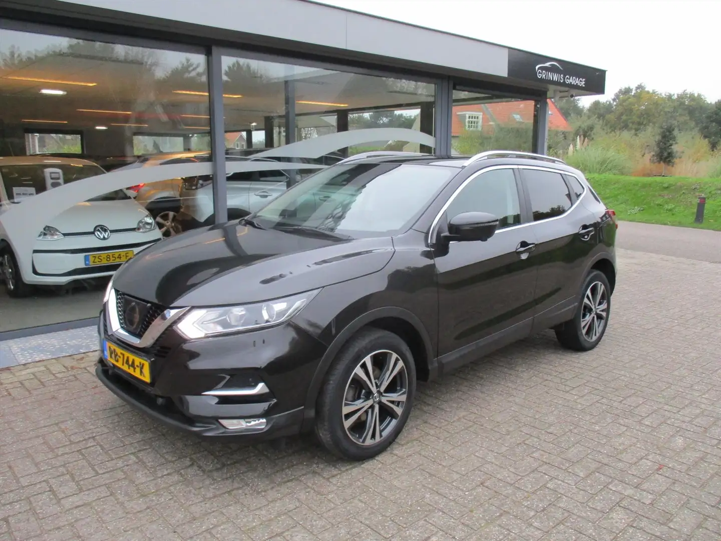 Nissan Qashqai 1.2 115pk DIG-T XTRONIC Tekna Schwarz - 1