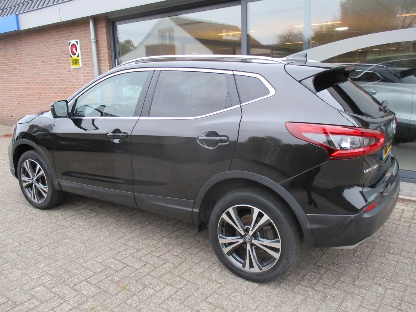 Nissan Qashqai 1.2 115pk DIG-T XTRONIC Tekna Schwarz - 2