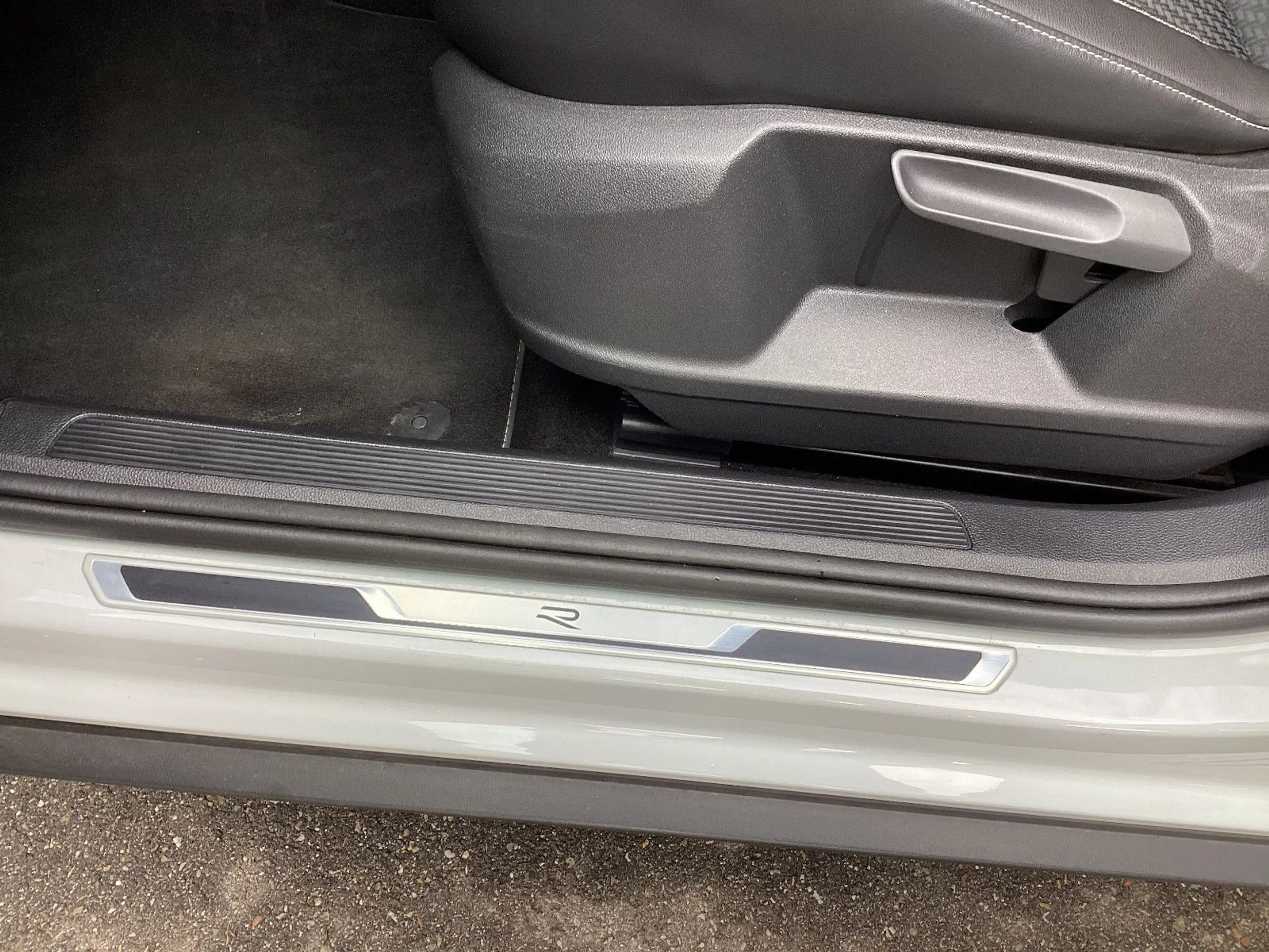Volkswagen T-Roc R,Navi,Sitzheizung,250kW340PS,Klima — photo 11