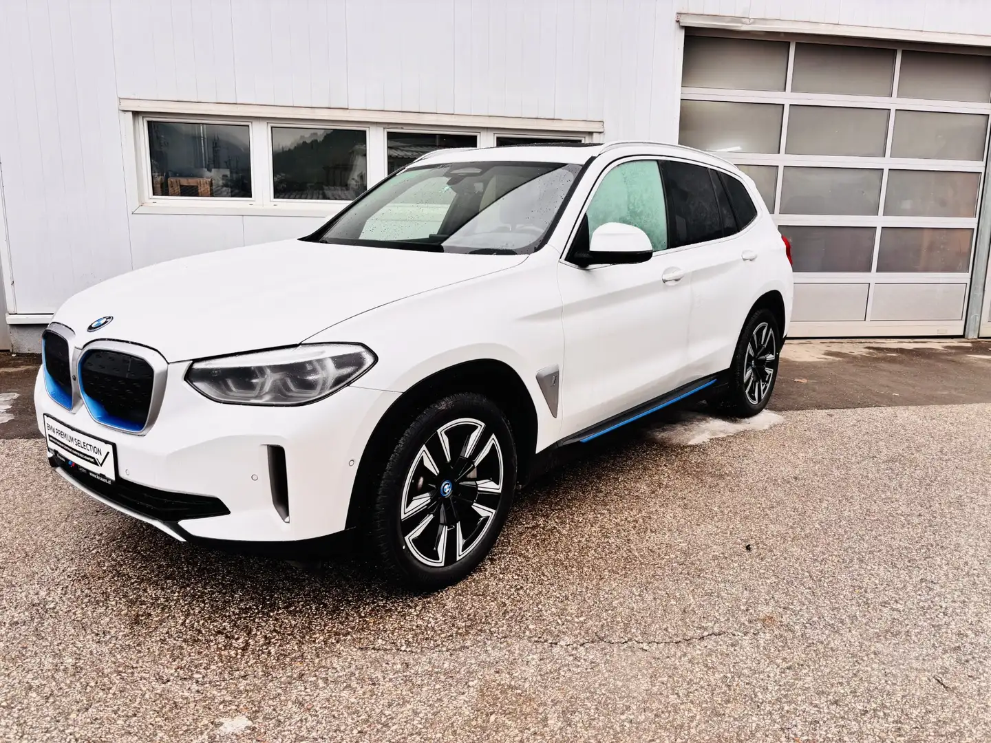 BMW iX3 Impressive Weiß - 2