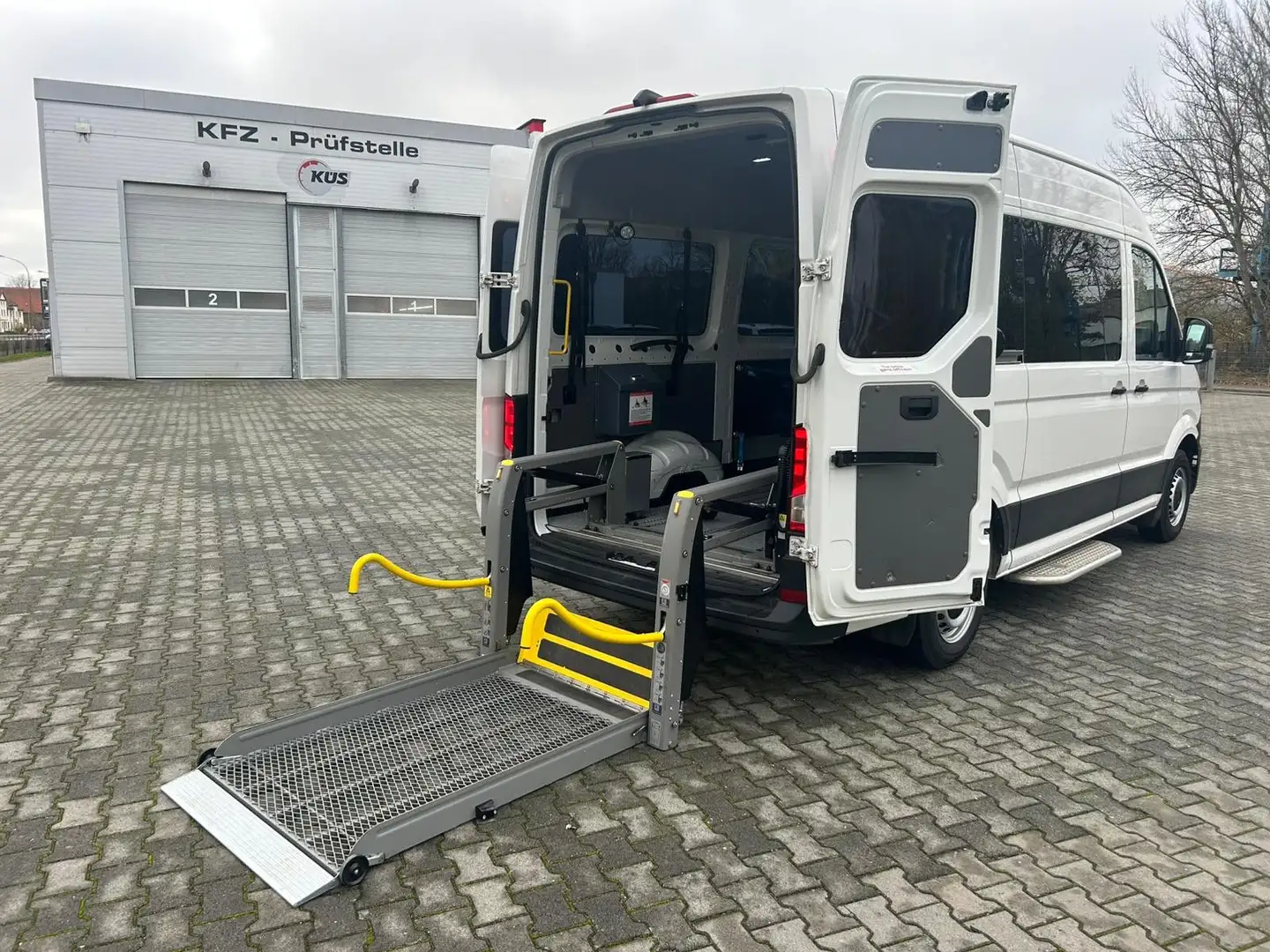 Volkswagen Crafter 35 Hochdach BTW STANDHEIZUNG KAMERA LIFT Weiß - 1
