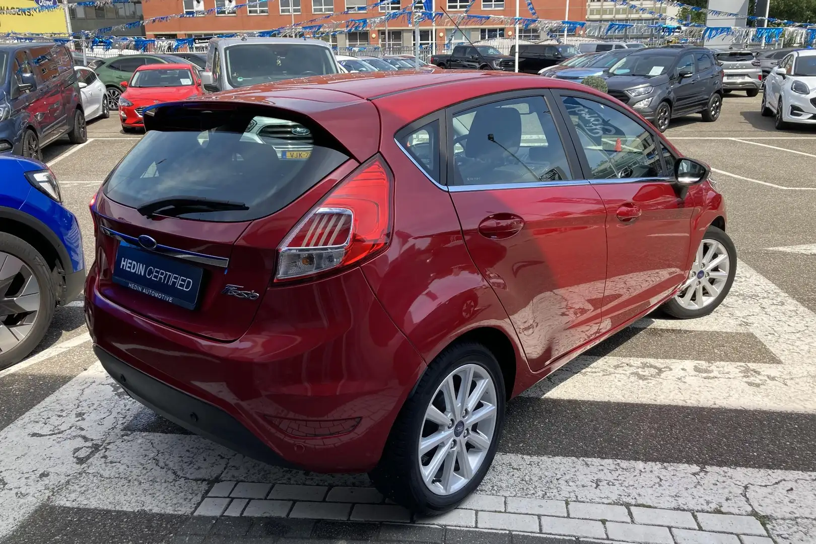 Ford Fiesta 1.0 EcoBoost Titanium | Navigatie | Verwarmbare vo Rood - 2