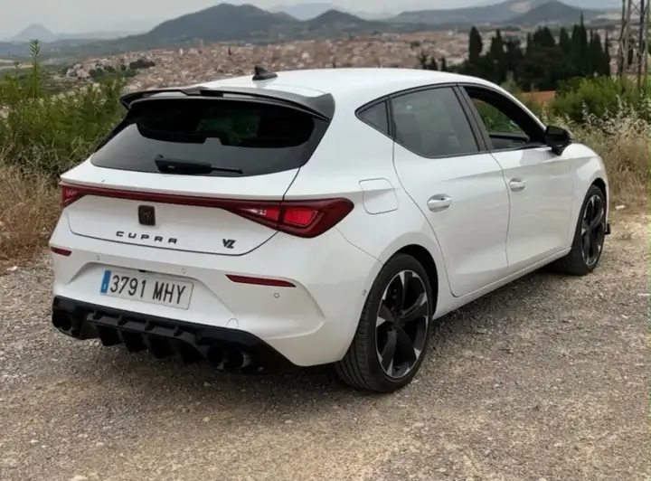Cupra León 2023, foto 3
