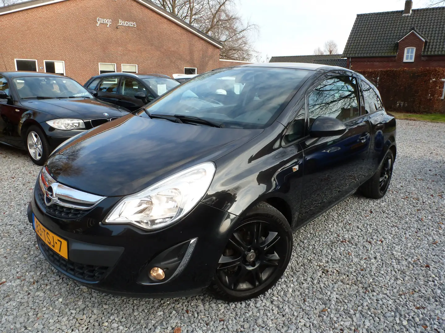 Opel Corsa 1.2 Black EditionLPG G3 o.b  Navi Cruise 16" NAP!! Zwart - 1