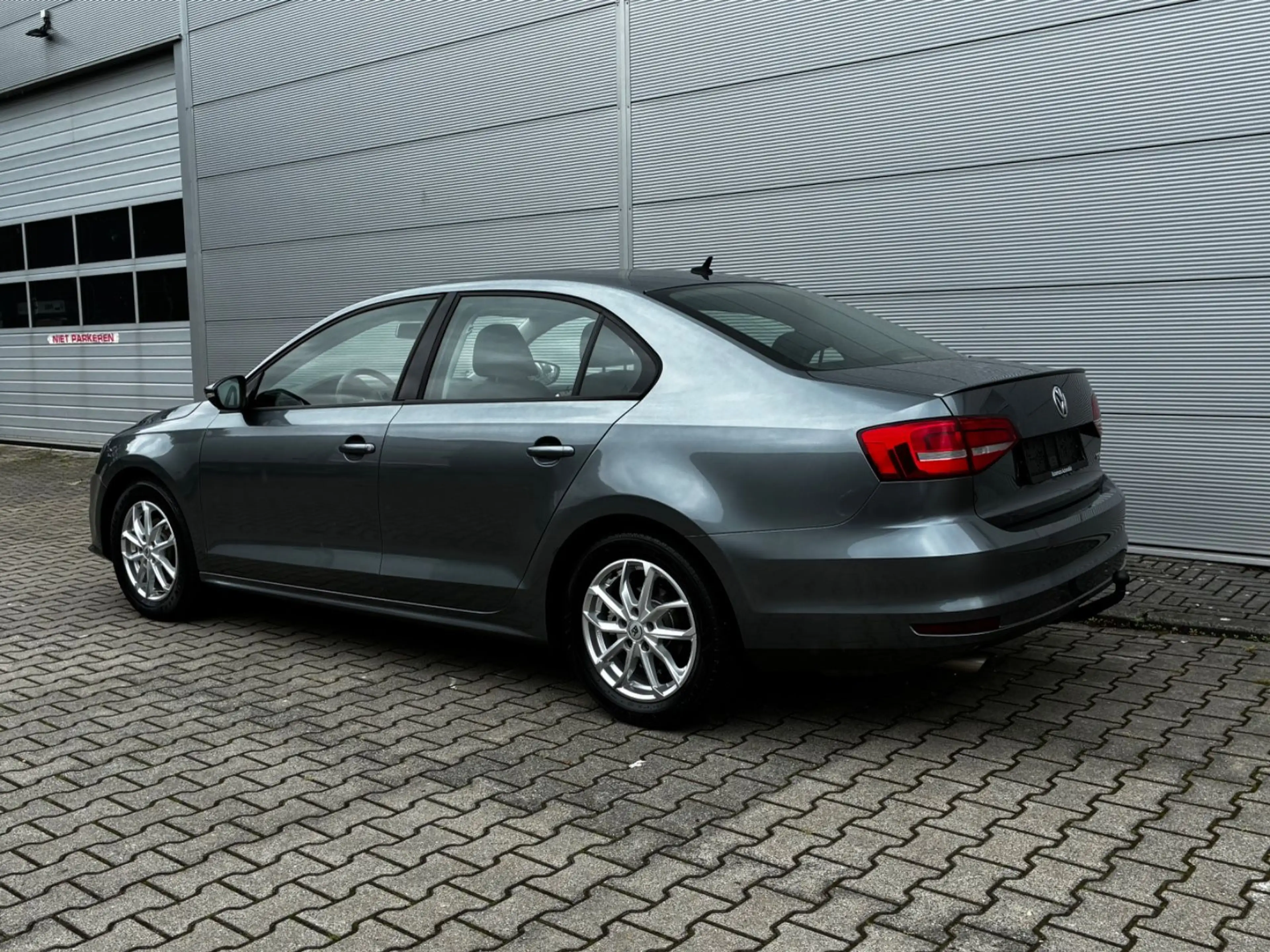 Volkswagen Jetta VI Basis BMT — photo 2