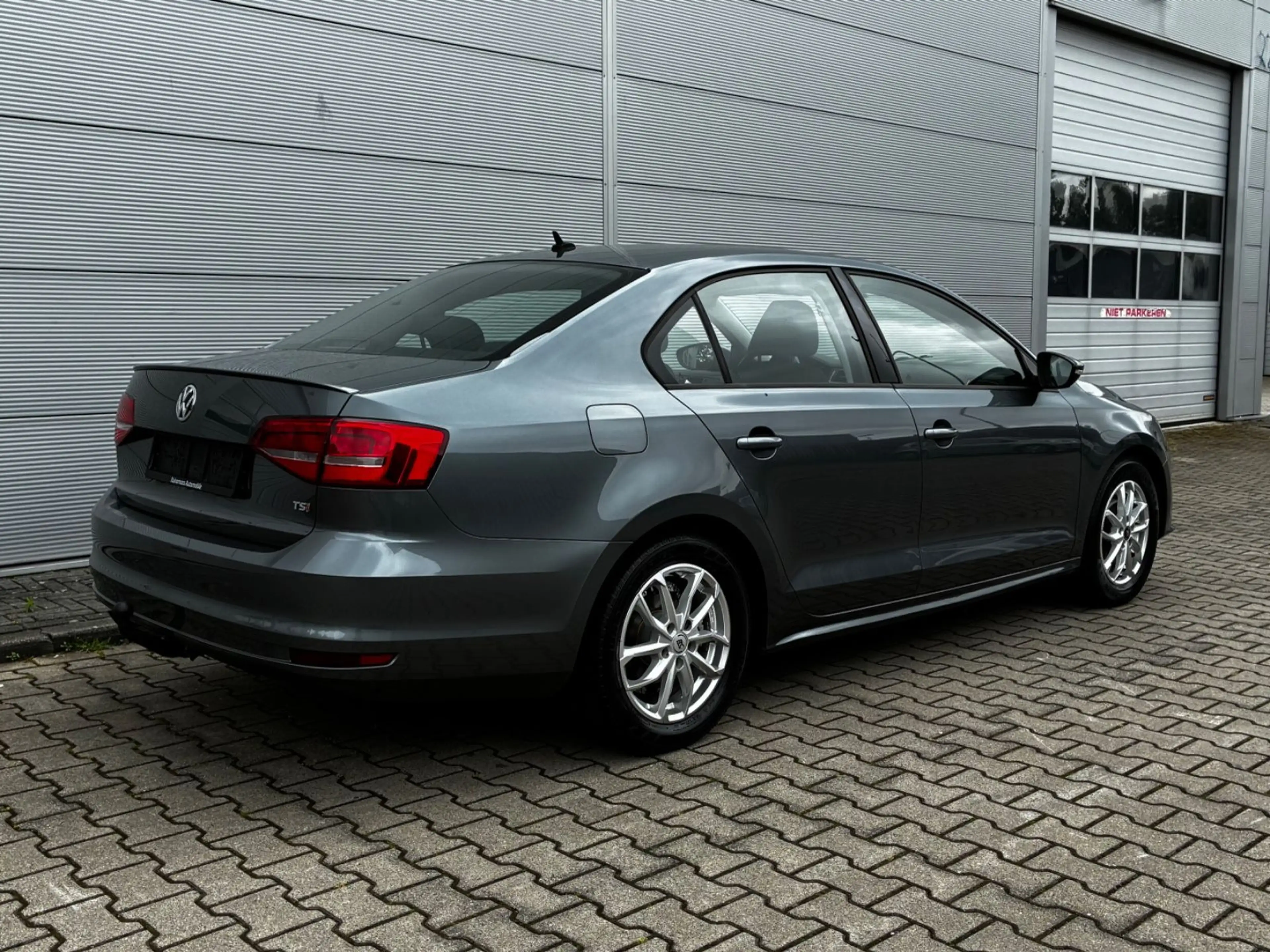 Volkswagen Jetta VI Basis BMT — photo 4