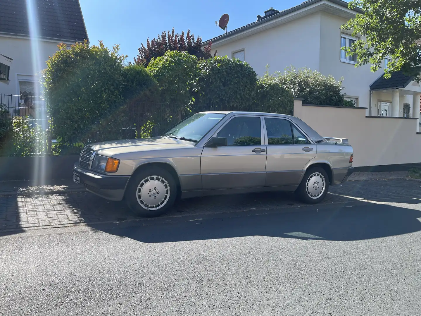 Mercedes-Benz 190 E 2.3 - 1