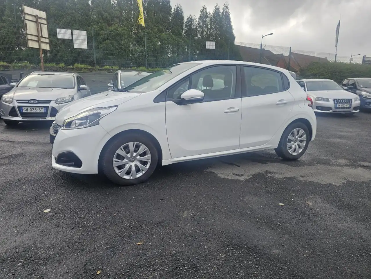 Peugeot 208 1.6 Blue-HDi 75CH Active Business