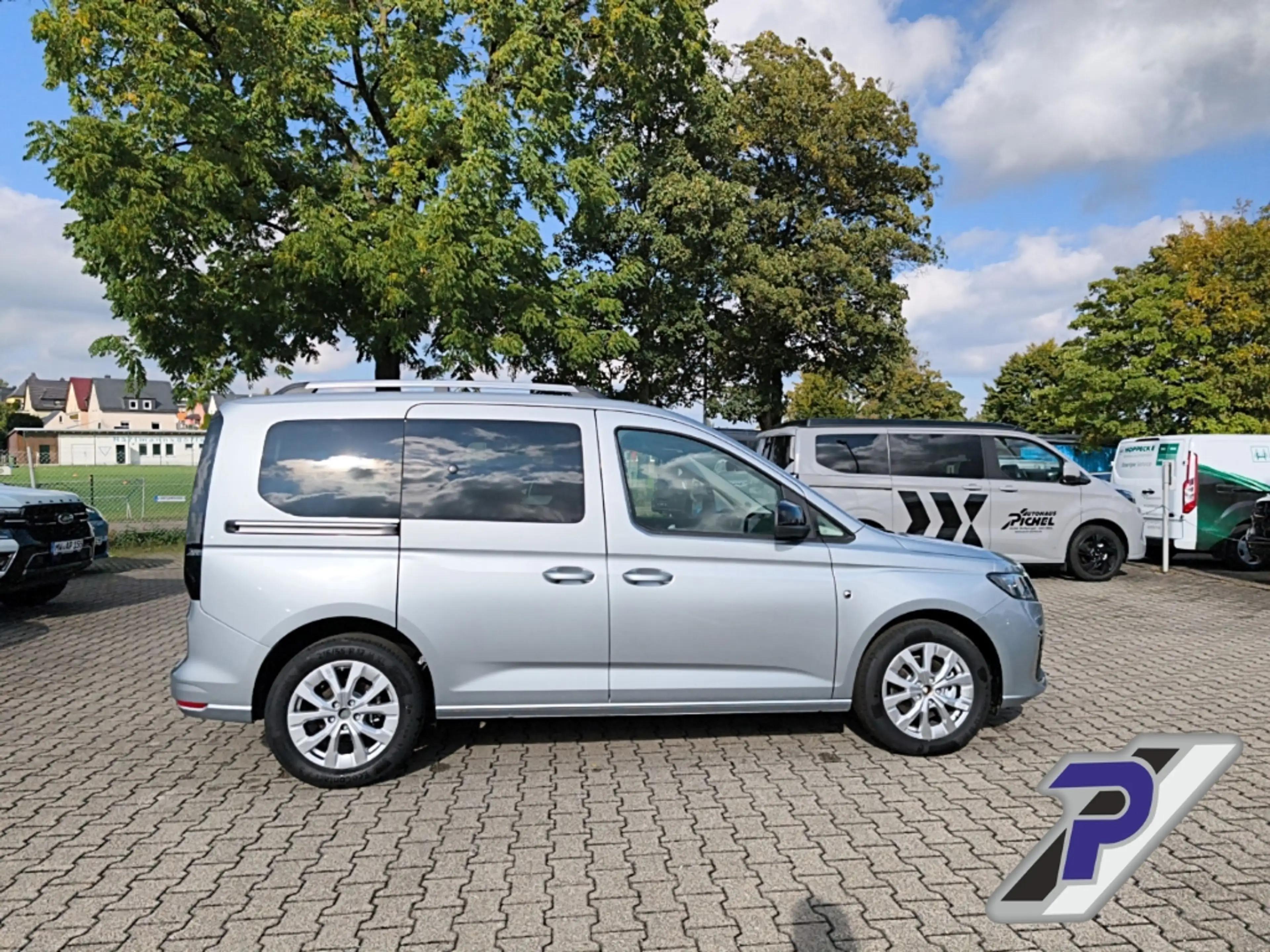Ford Tourneo Connect Titanium L1 LM+FRONTSCHEIBENHEIZUNG+KLIMAAUTOMATIK — photo 6