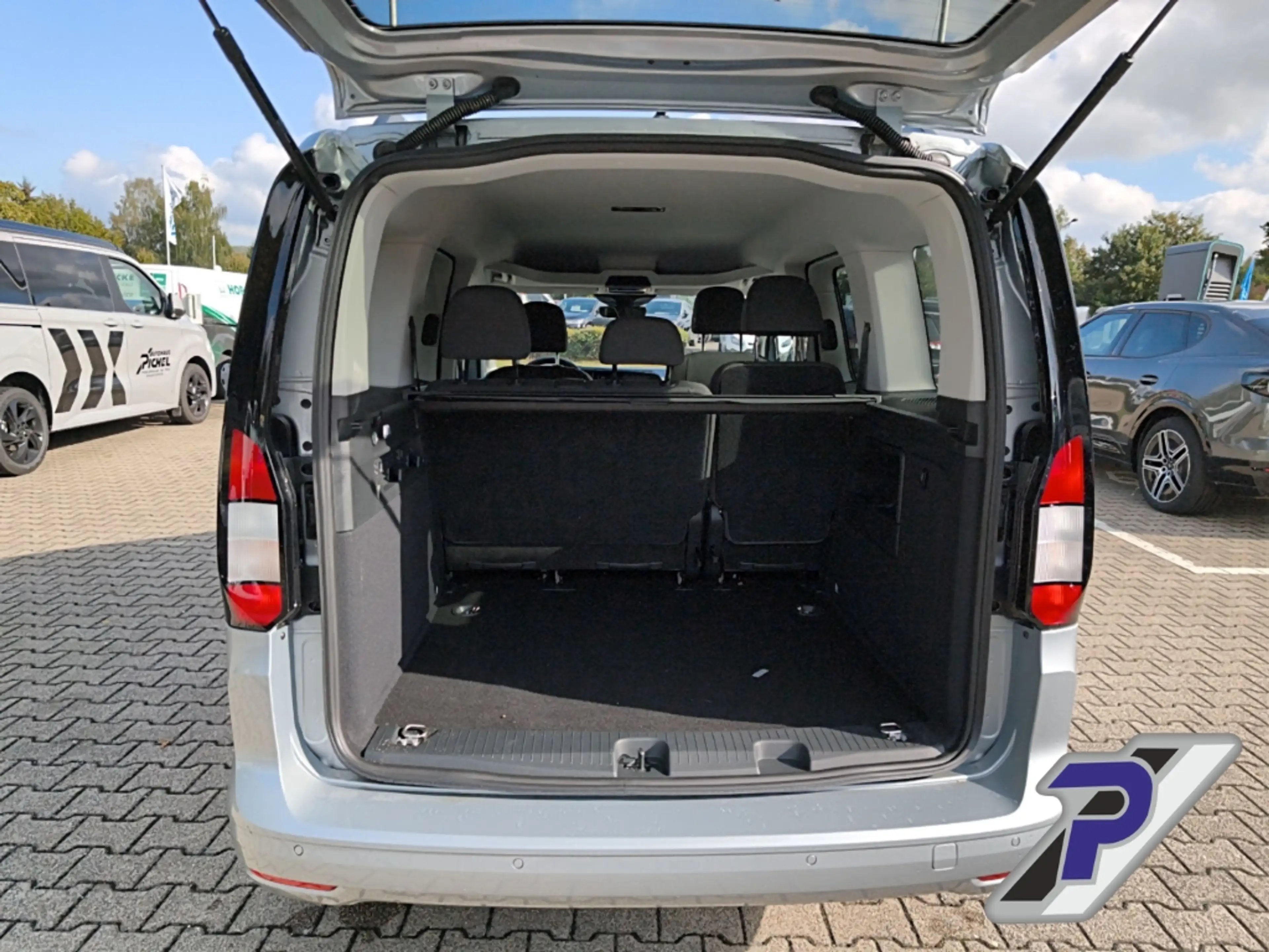 Ford Tourneo Connect Titanium L1 LM+FRONTSCHEIBENHEIZUNG+KLIMAAUTOMATIK — photo 10