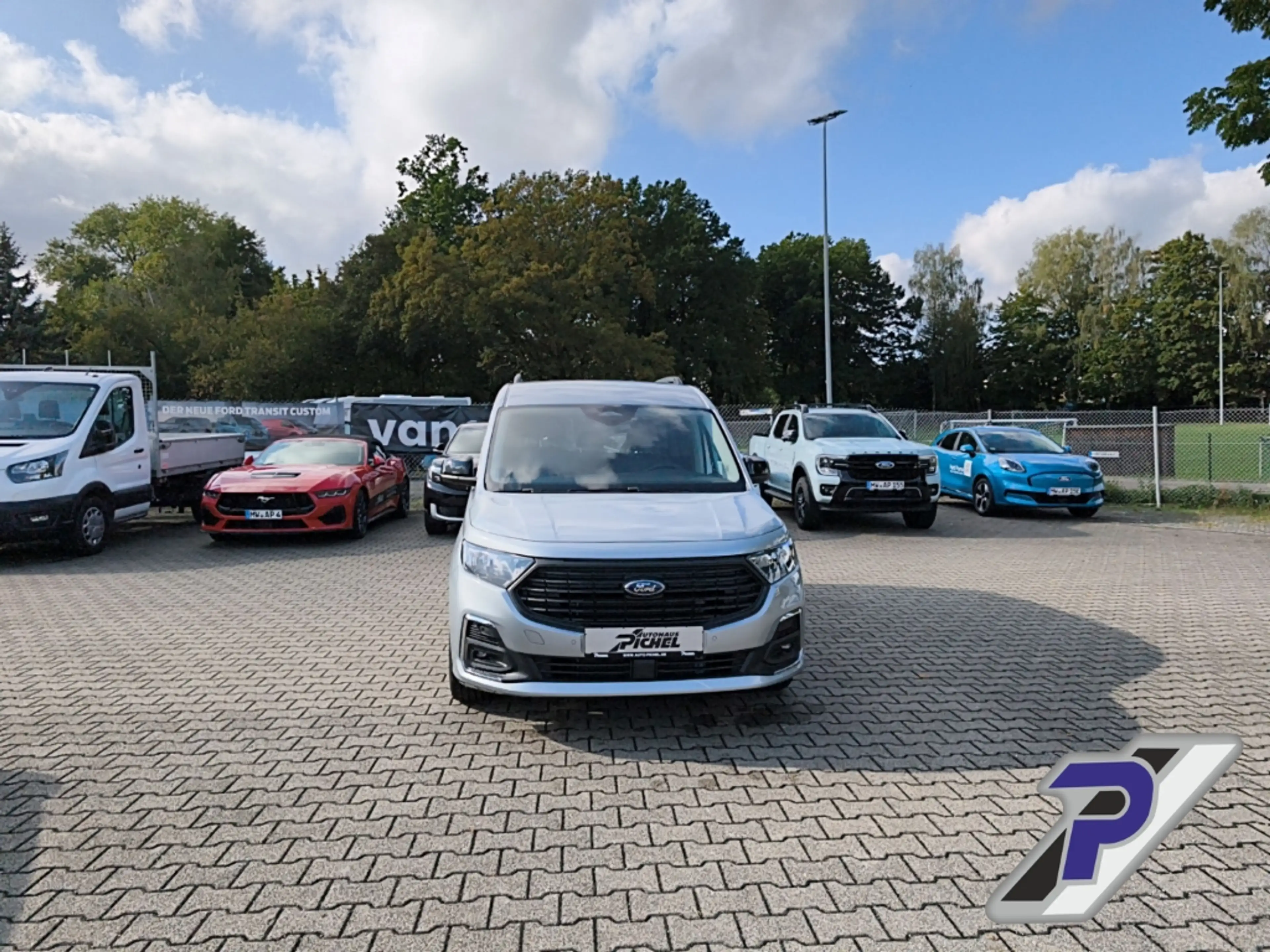 Ford Tourneo Connect Titanium L1 LM+FRONTSCHEIBENHEIZUNG+KLIMAAUTOMATIK — photo 8