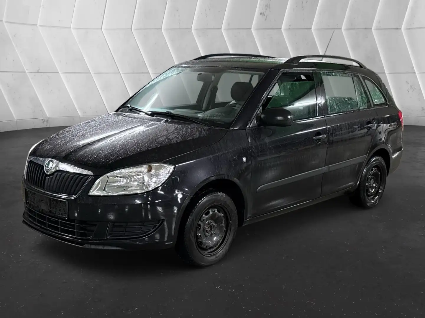 Skoda Fabia 1.6 TDI Combi Classic TÜV 08/2027 Schwarz - 1