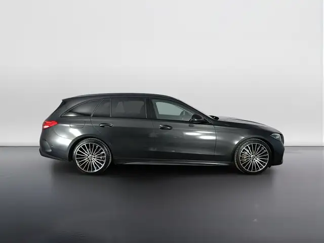 Mercedes-Benz C-Class view 3