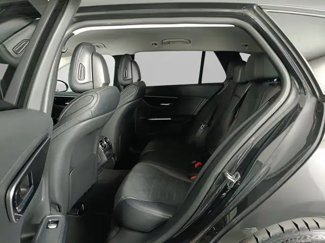 Mercedes-Benz C-Class view 9