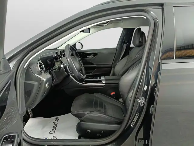 Mercedes-Benz C-Class view 8