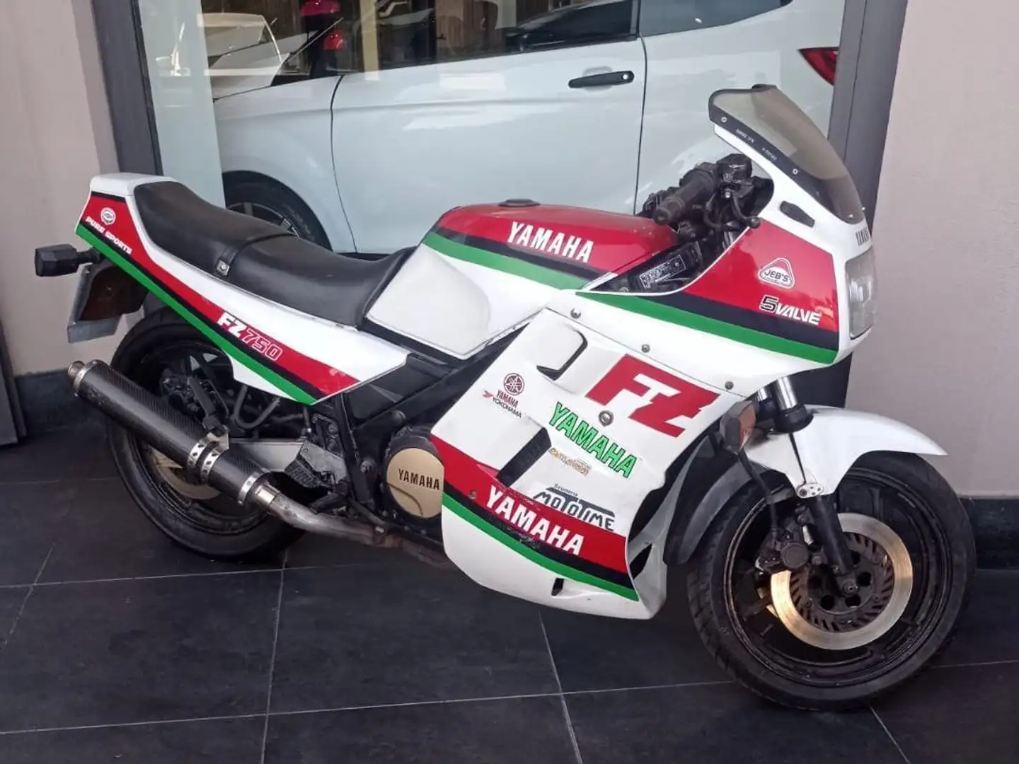 Yamaha FZ 750 Blanco - 1
